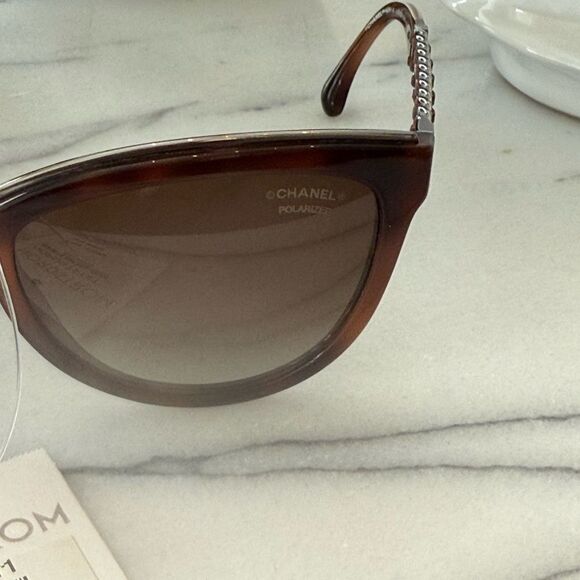 NWT Chanel Cat Eye Braided Chain Arms
Sunglasses no case - Picture 6 of 11